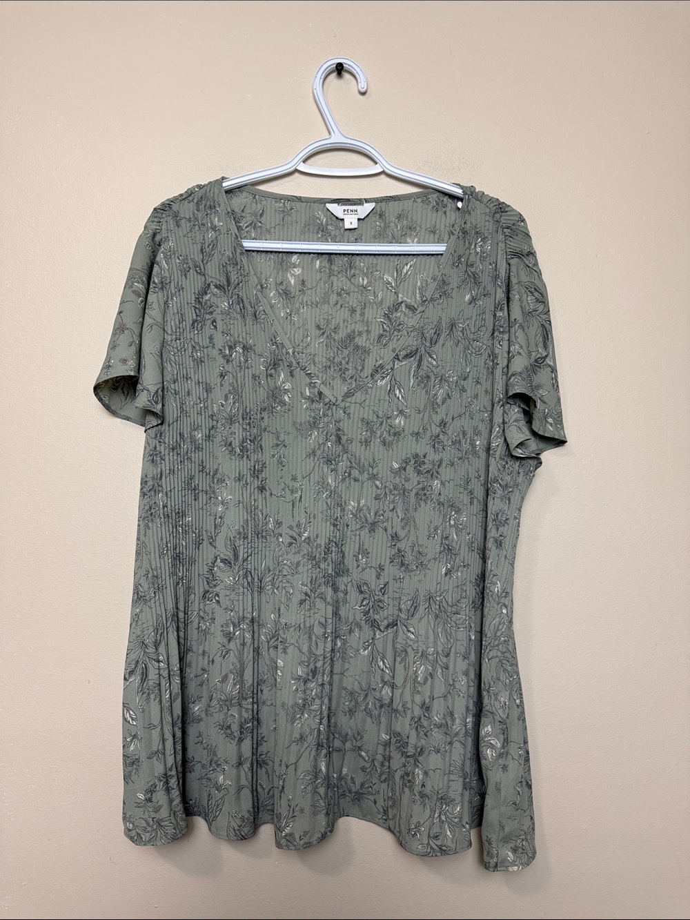 Penningtons Olive Green Floral V-Neck Tunic size X